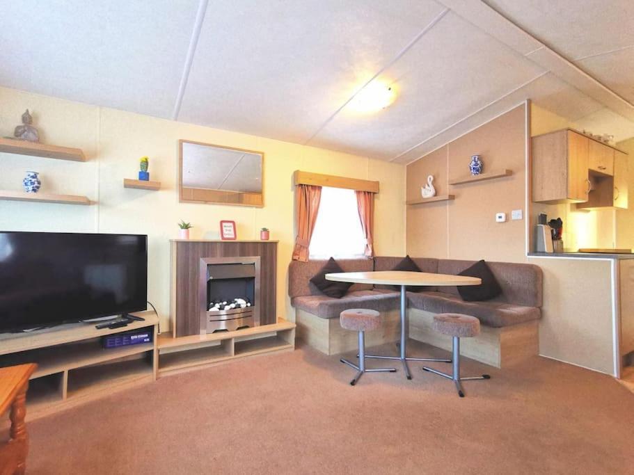 Charming Static Caravan Долиш Екстериор снимка