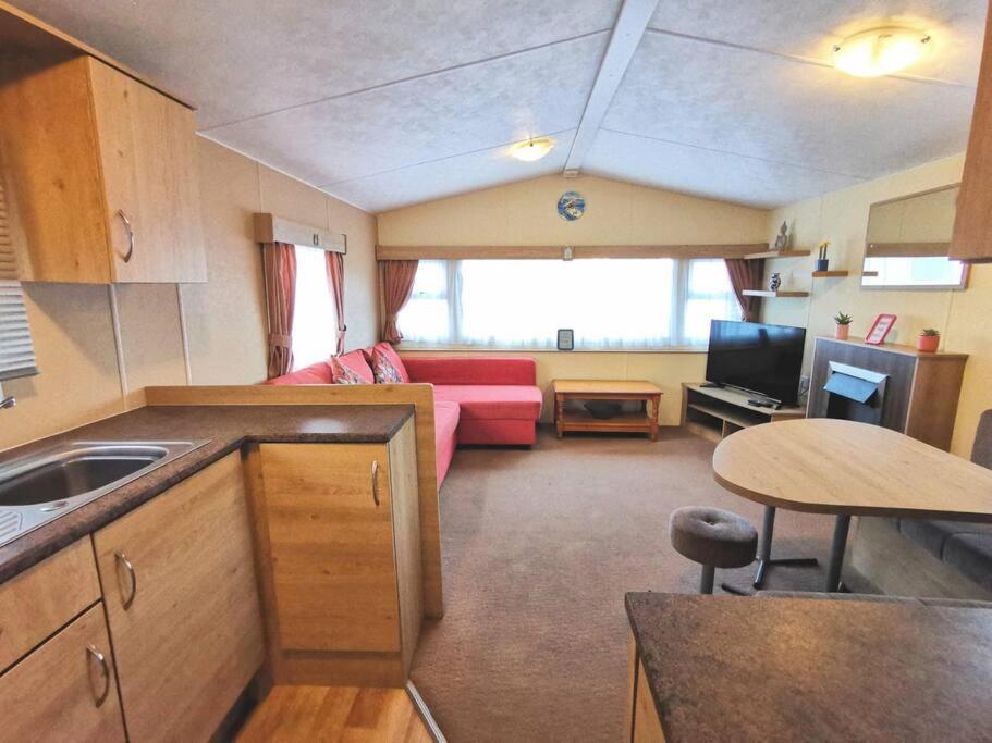 Charming Static Caravan Долиш Екстериор снимка